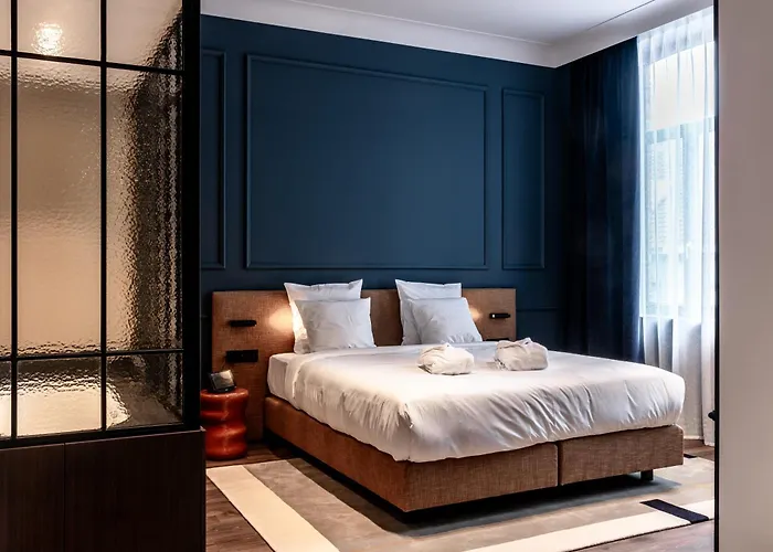 Hotel T